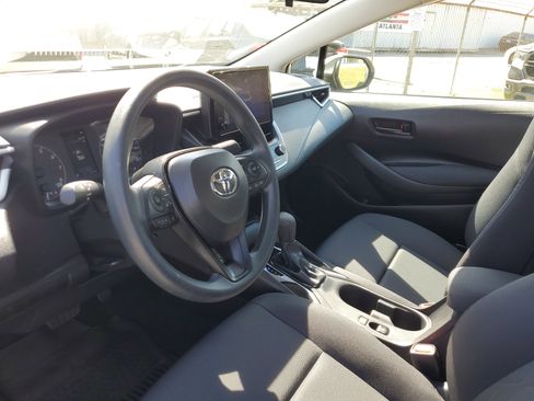 Used 2025 Toyota Corolla LE image 18