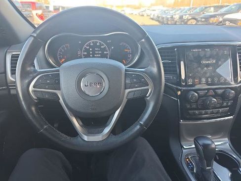 Used 2022 Jeep Grand Cherokee Limited AWD/4WD image 23