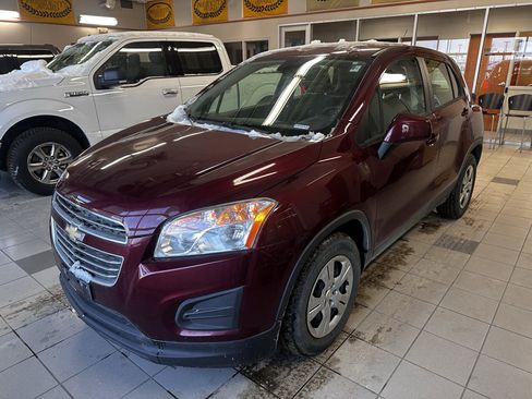 Used 2016 Chevrolet Trax LS image 2
