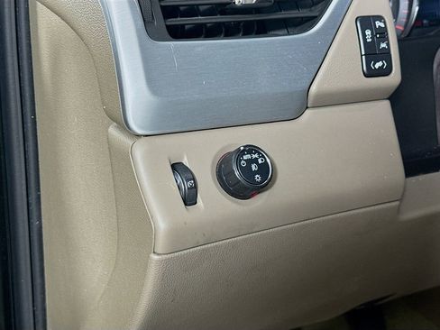 Used 2016 GMC Yukon SLT w/ Premium Edition image 11