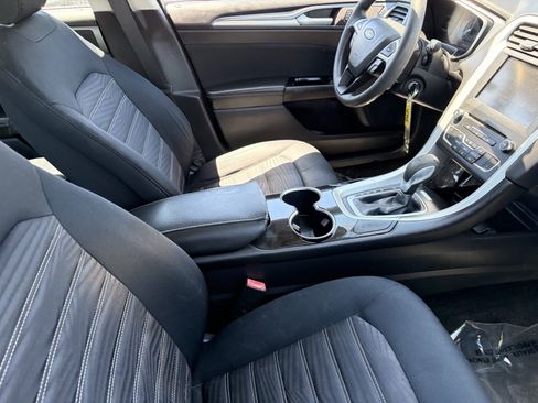 Used 2016 Ford Fusion SE FWD image 11