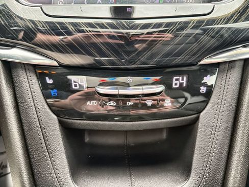 Used 2020 Cadillac XT6 Premium Luxury AWD/4WD image 17