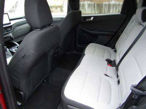 Used 2023 Ford Escape Active w/ Tech Pack #2 AWD/4WD image 15