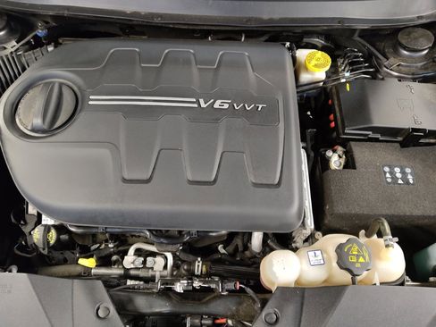 Used 2020 Jeep Cherokee Trailhawk w/ Cold Weather Group image 30