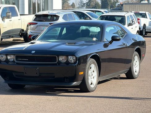 Used 2010 Dodge Challenger SE image 8