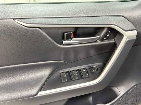 Used 2019 Toyota RAV4 XLE Premium w/ Cold Weather Package AWD/4WD image 15