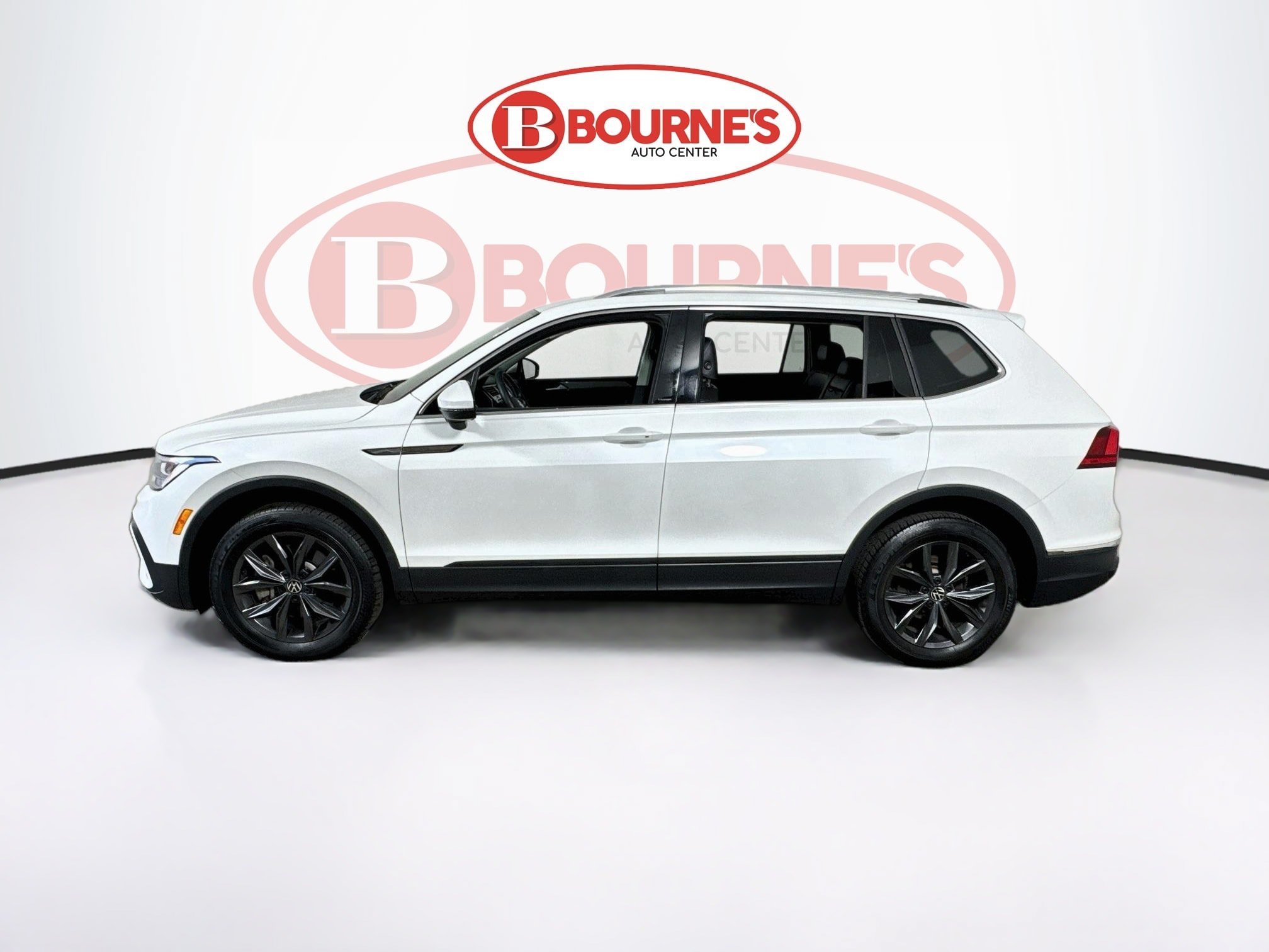 Used 2023 Volkswagen Tiguan SE AWD/4WD image 6