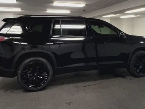 Certified 2024 GMC Acadia Elevation w/ Black Edition FWD image 17