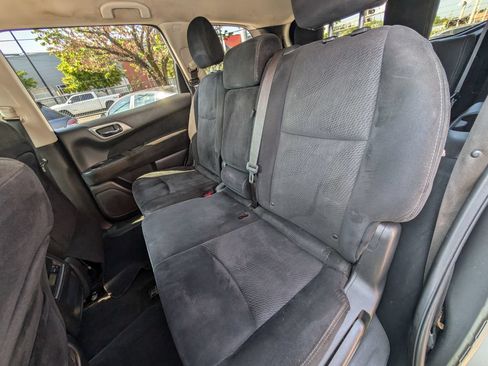 Used 2016 Nissan Pathfinder S FWD image 17