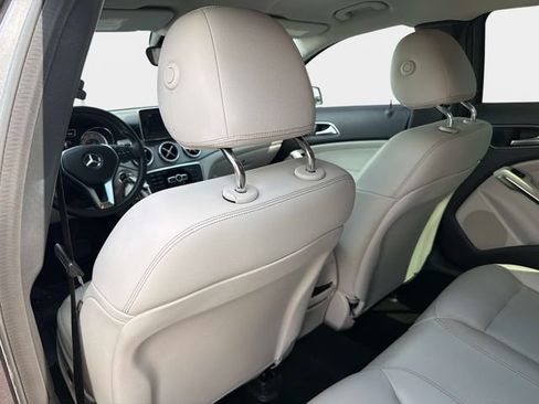 Used 2015 Mercedes-Benz GLA 250 image 13