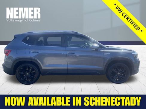 Certified 2023 Volkswagen Taos SE w/ Black Wheel Package AWD/4WD image 7