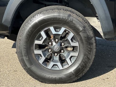 Used 2016 Toyota Tacoma TRD Off-Road w/ Towing Package AWD/4WD image 13