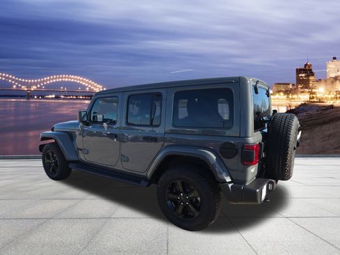 Used 2023 Jeep Wrangler Unlimited Sahara image 3