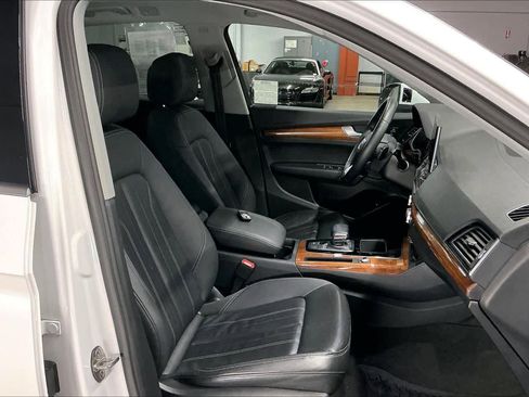 Used 2023 Audi Q5 2.0T Premium w/ Convenience Package image 10
