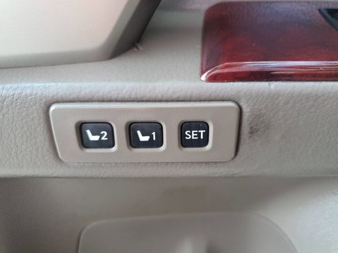 Used 2011 Lexus GX 460 image 19