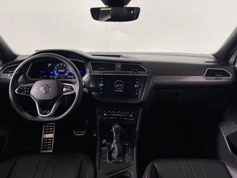 Used 2022 Volkswagen Tiguan SE R-Line image 14