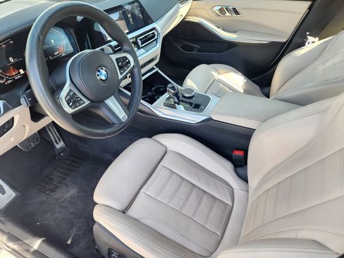 Used 2019 BMW 330i Sedan w/ M Sport Package RWD image 9