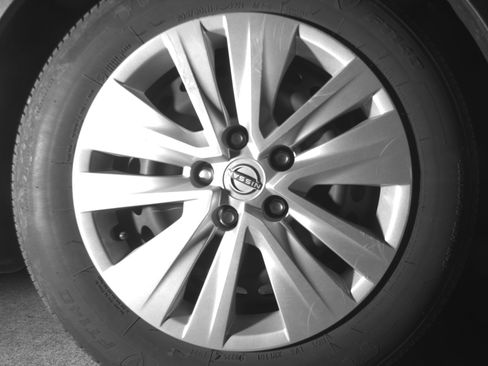 Used 2025 Nissan Sentra S FWD image 13