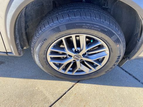 Used 2023 Nissan Rogue S image 31