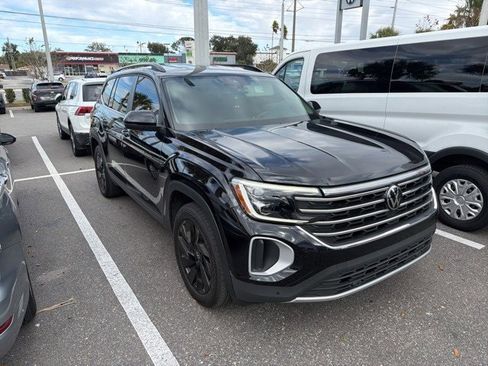 Certified 2024 Volkswagen Atlas SE image 2
