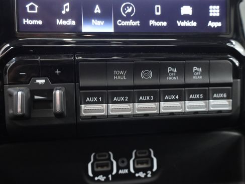 Used 2023 RAM 2500 Laramie AWD/4WD image 49