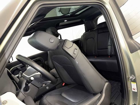 Used 2023 Land Rover Defender 90 S image 21