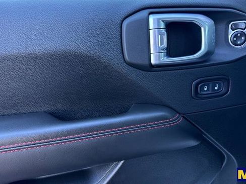 Used 2024 Jeep Wrangler Unlimited Rubicon w/ Technology Group image 11