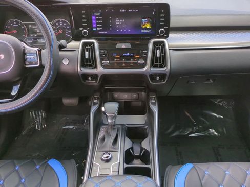Used 2022 Kia Sorento S image 18