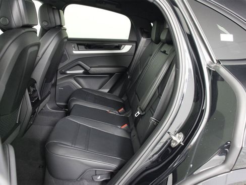 New 2026 Porsche Cayenne Coupe image 19