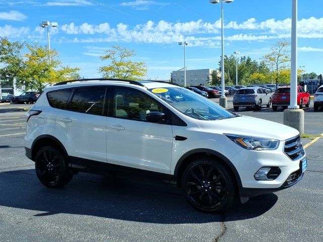 Used 2017 Ford Escape SE w/ Equipment Group 201A AWD/4WD image 3