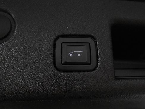 Used 2019 Chevrolet Equinox LT image 36