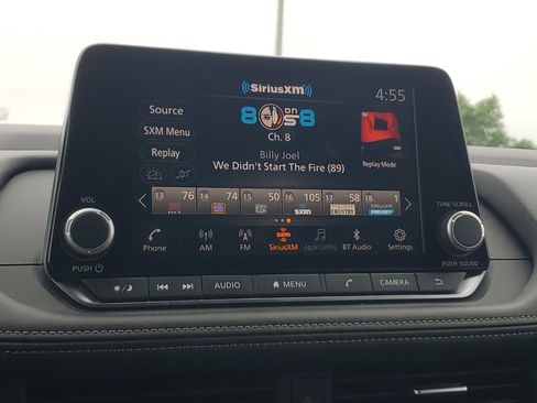 Used 2025 Nissan Rogue SV FWD image 22