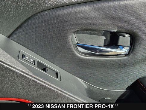 Used 2023 Nissan Frontier PRO-4X w/ Technology Package image 31