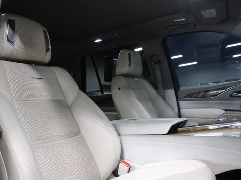 Used 2021 Cadillac Escalade Sport Platinum image 34