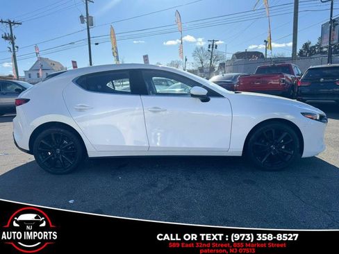Used 2022 MAZDA MAZDA3 s image 4