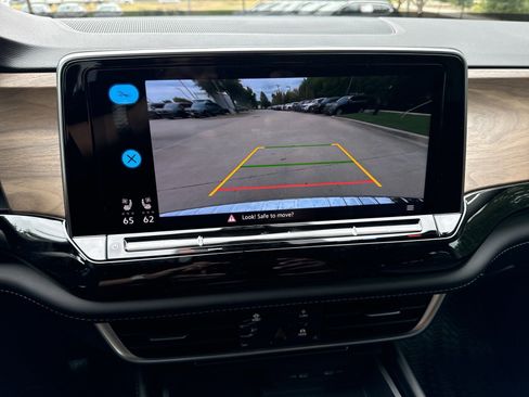 Used 2026 Volkswagen Atlas SE image 13