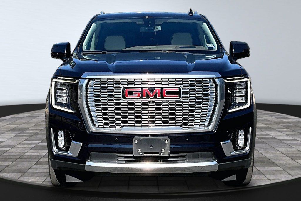 Used 2022 GMC Yukon XL Denali RWD image 28