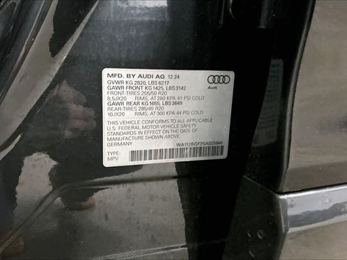 Used 2025 Audi Q6 e-tron Premium w/ Convenience Package image 36