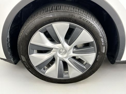 Used 2023 Tesla Model Y Long Range AWD/4WD image 11