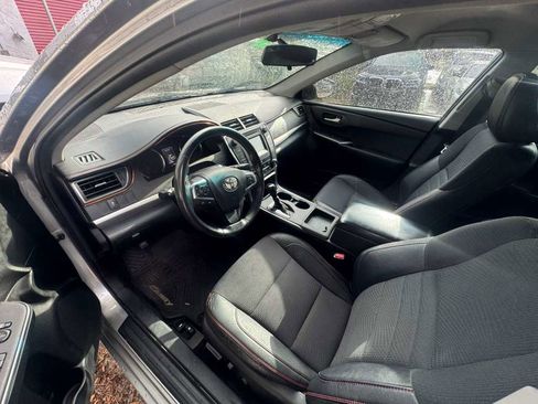 Used 2016 Toyota Camry SE FWD image 5