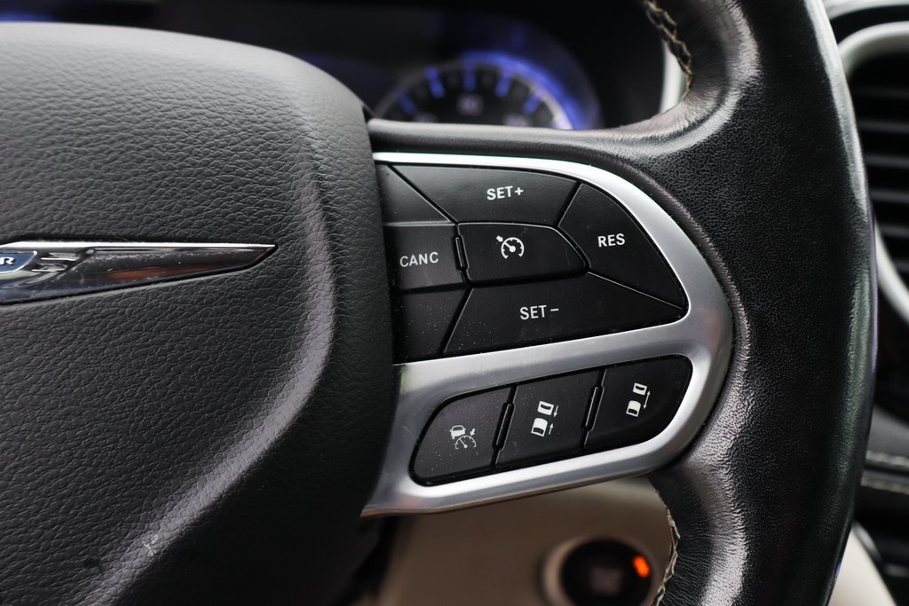 Used 2021 Chrysler Pacifica Touring-L FWD image 24