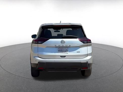 Used 2025 Nissan Rogue SV image 12