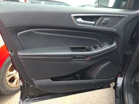 Used 2018 Ford Edge Titanium w/ Equipment Group 301A image 15