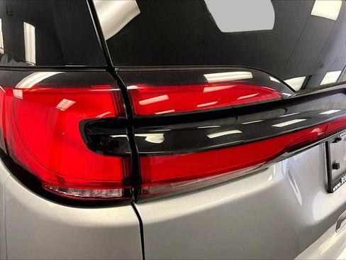 Used 2022 Chrysler Pacifica Limited AWD/4WD image 29