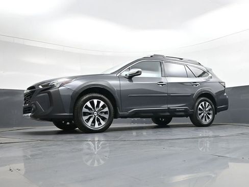 Used 2025 Subaru Outback Touring XT image 35