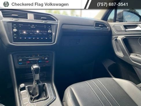 Used 2024 Volkswagen Tiguan SE AWD/4WD image 33