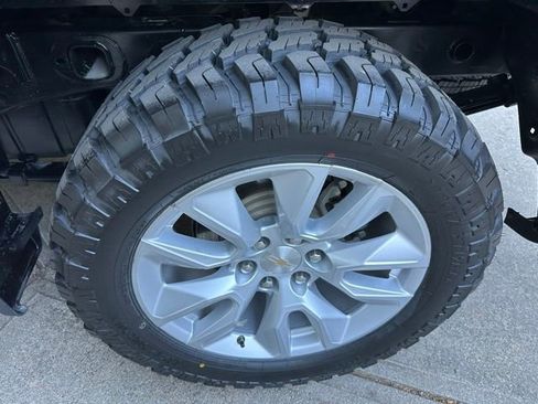 Used 2023 Chevrolet Silverado 1500 W/T w/ Trailering Package AWD/4WD image 8