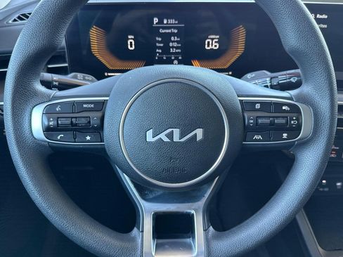 Used 2025 Kia K5 LXS FWD image 16