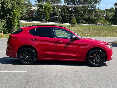 Used 2020 Alfa Romeo Stelvio Ti Sport w/ Quick Order Package 22S Sport AWD/4WD image 7