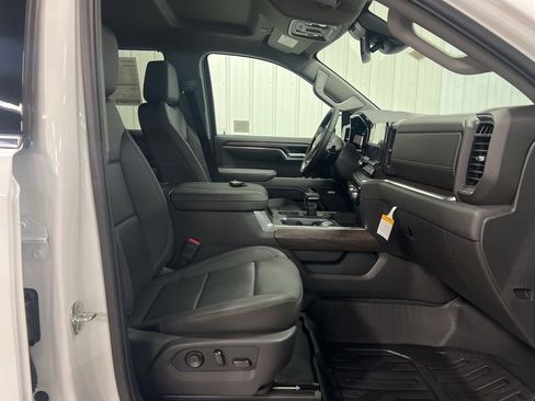 New 2026 GMC Sierra 1500 SLT w/ SLT Premium Plus Package image 9